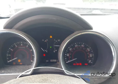 2010 Toyota Highlander Se V6 z USA, uszkodzony, nr VIN 5TDJK3EH7AS030285